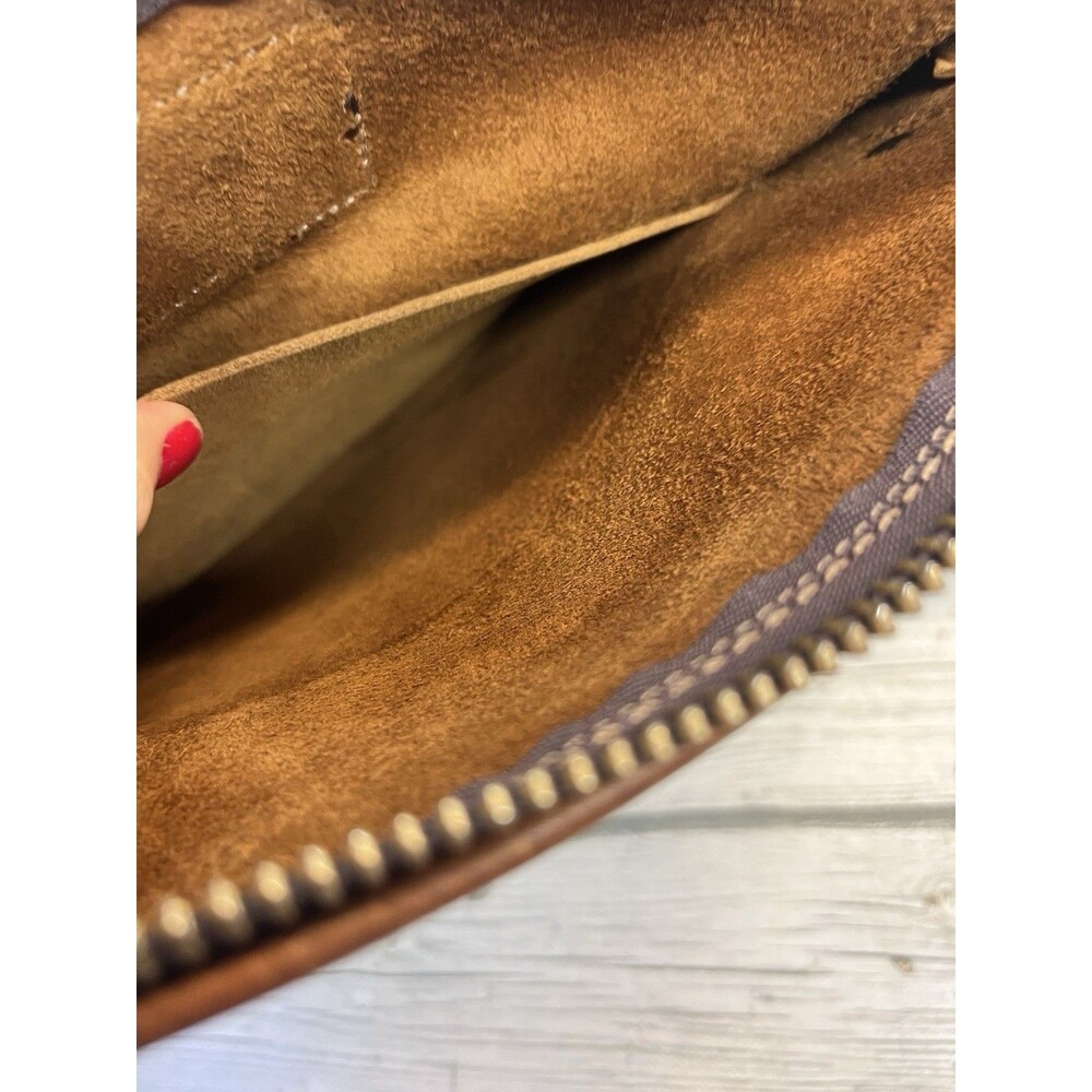 Coastal hillbilly large crossbody
Measurements posted in photos - Picture 12 of 16